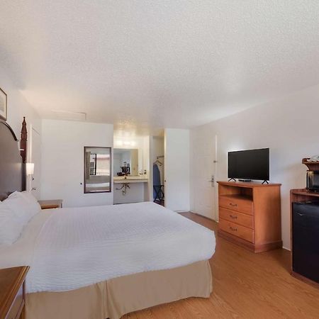 Americas Best Value Inn Lockhart Tx Экстерьер фото