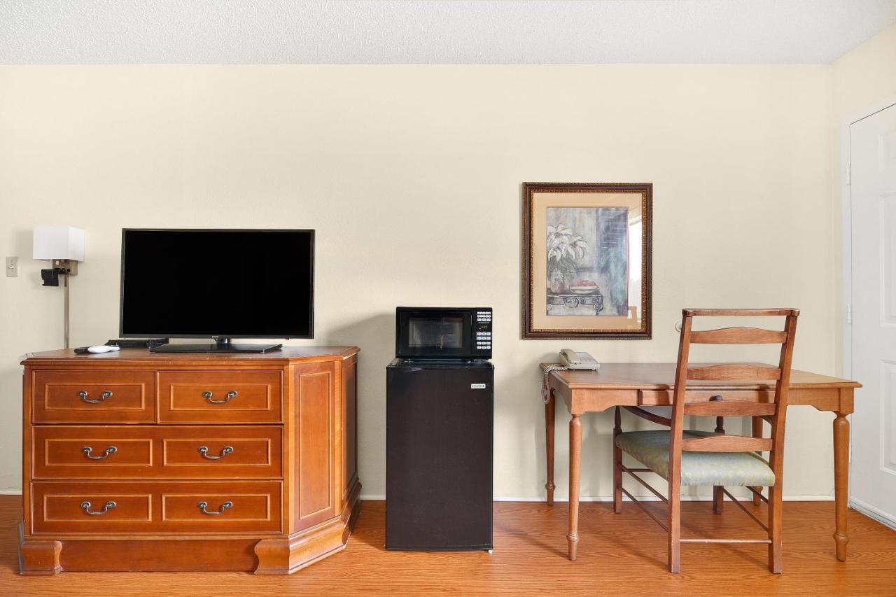 Americas Best Value Inn Lockhart Tx Экстерьер фото