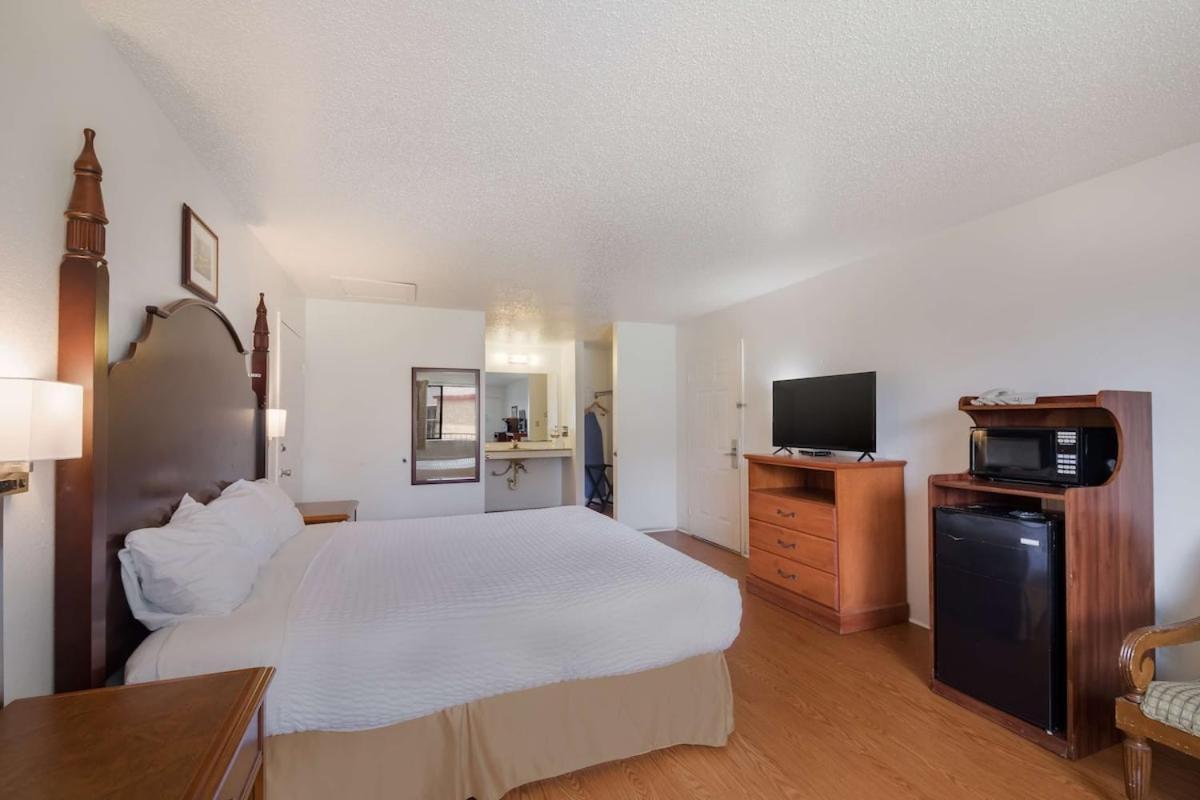Americas Best Value Inn Lockhart Tx Экстерьер фото