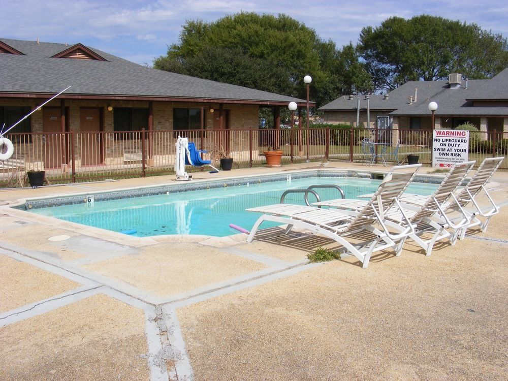 Americas Best Value Inn Lockhart Tx Экстерьер фото